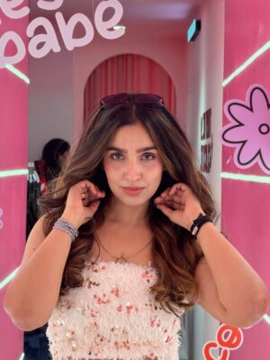 Anaya Pratap Instagram - I’m in my party dress 👗 @newme.asia