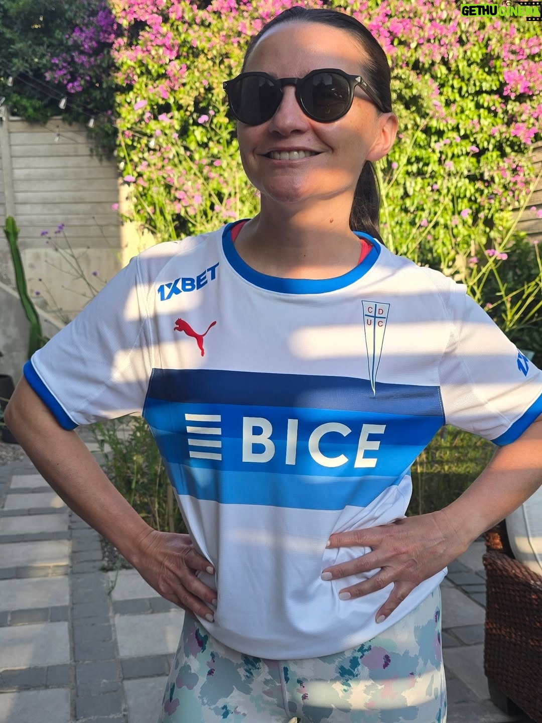 Andrea Aristegui - 6.9K Likes - Hoy se entrena con camiseta nueva! Una maravilla la nueva armadura de @cruzados_oficial @pumachile