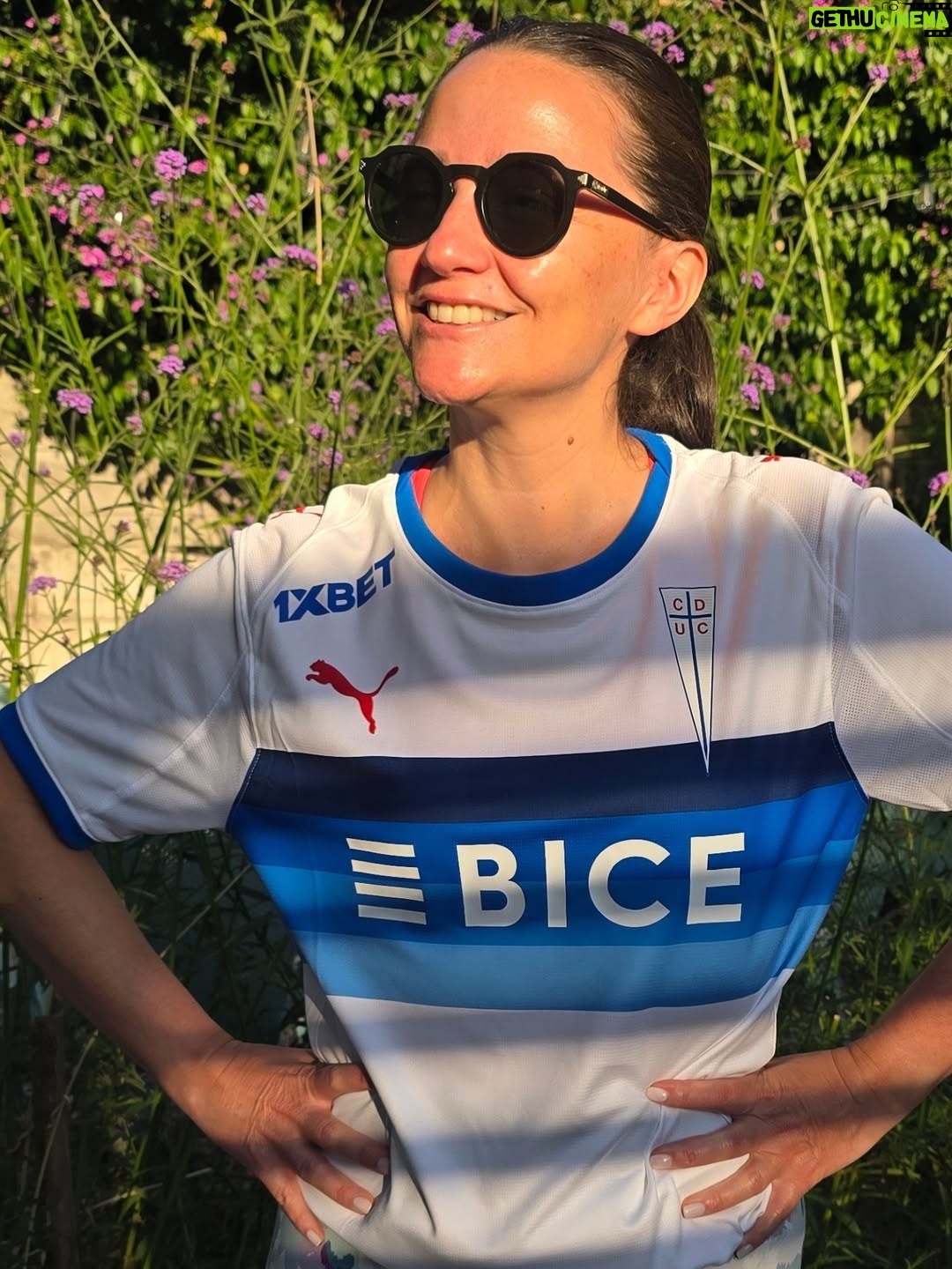 Andrea Aristegui - 6.9K Likes - Hoy se entrena con camiseta nueva! Una maravilla la nueva armadura de @cruzados_oficial @pumachile