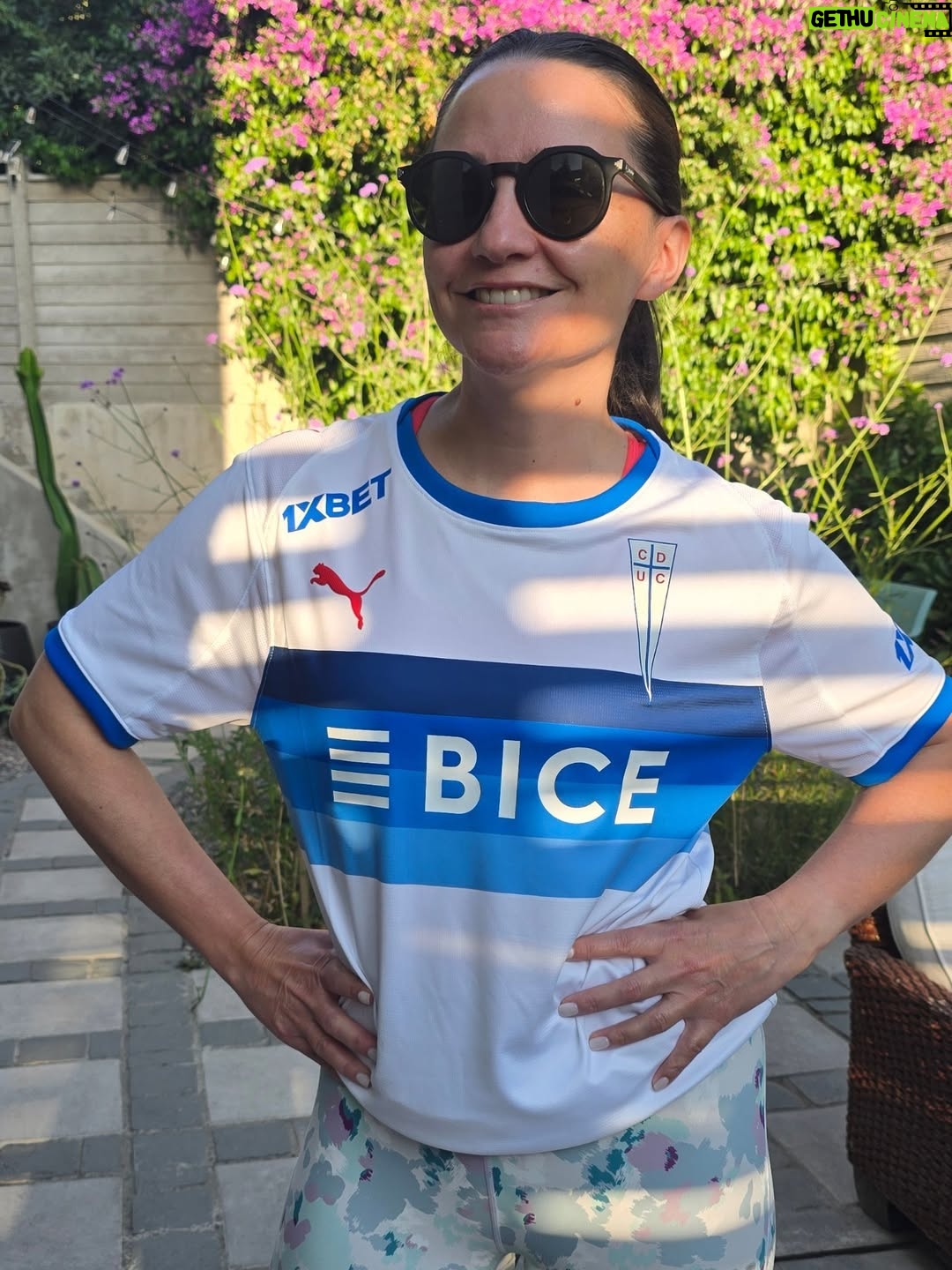 Andrea Aristegui - 6.9K Likes - Hoy se entrena con camiseta nueva! Una maravilla la nueva armadura de @cruzados_oficial @pumachile
