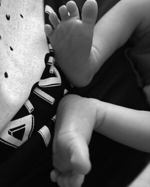 Andrea Bowen Instagram - New year, new family member. 

We are floating 💕 @zuckermanjosh

Thank you to our incredible team @moxiebirth and @katythedoula for helping guide her into our arms.
