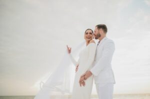 Andrea Meza Instagram - Ayer se cumpliĂł un año del mejor dĂa 🤍💍 01/11
Seeing these photos makes me want to relive it all over again.
Happy anniversary, my love @yoryanantonio 🤍
I love you, forever!