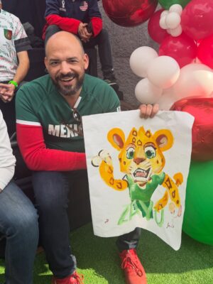 Andrea Meza Instagram - Cuando la fiebre mundialista pega… ¡nos venimos a México! 🔥🇲🇽⚽️
Sorteo, emociĂłn y una aficiĂłn que no se compara đź’š
H&M @andreisansores