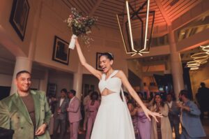 Andrea Meza Instagram - Ayer se cumpliĂł un año del mejor dĂa 🤍💍 01/11
Seeing these photos makes me want to relive it all over again.
Happy anniversary, my love @yoryanantonio 🤍
I love you, forever!