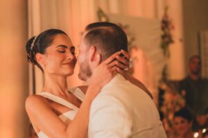 Andrea Meza Instagram - Ayer se cumpliĂł un año del mejor dĂa 🤍💍 01/11
Seeing these photos makes me want to relive it all over again.
Happy anniversary, my love @yoryanantonio 🤍
I love you, forever!