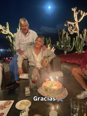 Andrea Tessa Instagram - Quiero dar las gracias de corazón a todos quienes me manifestaron su cariño a través de mensajes, llamados, DMs en el día de mi cumple! Nacer un 1 de enero hace que no siempre todos los que uno quiere pueden estar, pero la verdad es que ayer fue un día hermoso y me sentí muy acompañada y querida. ❤️🎉🎊