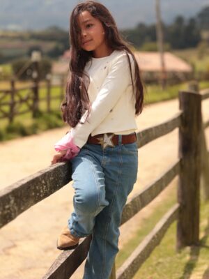 Andrea Tovar Instagram - Mi pequeña ! cowgirl !!! La paso increíble ! un cumpleaños muy divertido ! gracias gracias a toda por su mensajes ! 🤍 felices 8 ✨