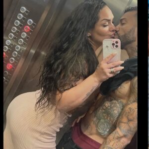 Andressa Soares Instagram - Dia 23 de dezembro ❤️
8 anos de casados🥹😍
É tão bom olhar para nós e ter a certeza de que estamos no caminho certo. 
Te amo demais ❤️❤️❤️
Obrigada por sempre estar ao meu lado.
Obrigada pela nossa família ❤️