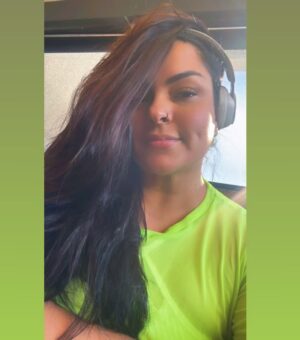 Andressa Soares Instagram - Boa tarde 😉