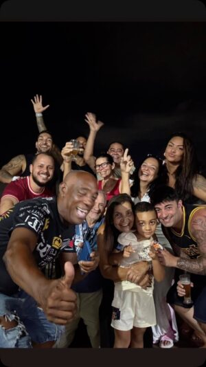 Andressa Soares Instagram - Feliz natal para todos nós ❤️🎄