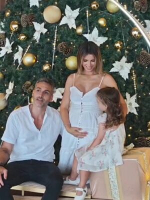 Andy Vila Instagram - Gracias por esta hermosa produ🐣 @carasuruguay
📸 Ph @pkreimbuhl
🎬 Nota & Produ @vickyrapics
💄 Make Up & Hair @victoriatp_
📍 Location @enjoypuntadeleste gracias amigos @javiazcurra @pao.fernandeza
👗 Looks Emmita @cartersoshkosh_uruguay
Me queda para siempre esta nota y recuerdo familiar❤️