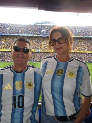 Anesa Lipa Instagram - Week in Argentina!! 🤍🇦🇷🤍 Bright walls,endless beats, beating hearts!!