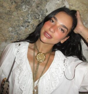 Anesa Lipa Instagram - ❤️ HAPPY BIRTHDAY DUA!! ❤️
From the moment you came to my life, you’ve filled it with love,joy and pride.Watching you grow into incredible woman today has been the greatest gift of my life!
May this new decade bring you endless happiness,success,love and all the dreams you’ve ever wished for!!
I’m so proud of you and can’t wait to see all the joy and love next chapter brings you!
I love you!! Te dua!! ❤️❤️❤️