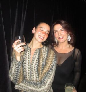 Anesa Lipa Instagram - ❤️ HAPPY BIRTHDAY DUA!! ❤️
From the moment you came to my life, you’ve filled it with love,joy and pride.Watching you grow into incredible woman today has been the greatest gift of my life!
May this new decade bring you endless happiness,success,love and all the dreams you’ve ever wished for!!
I’m so proud of you and can’t wait to see all the joy and love next chapter brings you!
I love you!! Te dua!! ❤️❤️❤️