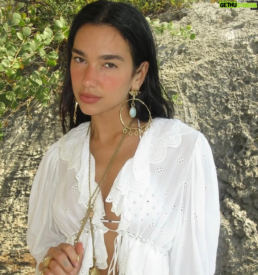 Anesa Lipa - 29.4K Likes - ❤️ HAPPY BIRTHDAY DUA!! ❤️
From the moment you came to my life, you’ve filled it with love,joy and pride.Watching you grow into incredible woman today has been the greatest gift of my life!
May this new decade bring you endless happiness,success,love and all the dreams you’ve ever wished for!!
I’m so proud of you and can’t wait to see all the joy and love next chapter brings you!
I love you!! Te dua!! ❤️❤️❤️