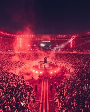 Anesa Lipa Instagram - From the first show to the grand finale in Mexico City.Radical Optimism Tour has been pure joy,emotional with unforgettable performances in every city.Seeing you shine on stage and feeling the love from fans across Latin America has filled my heart in ways I can’t even describe.I am so proud of you,today and always! ❤️⭐️❤️⭐️❤️ @dualipa
