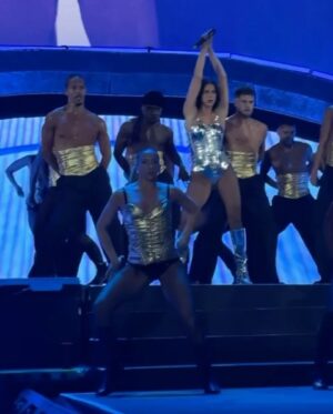 Anesa Lipa Instagram - From the first show to the grand finale in Mexico City.Radical Optimism Tour has been pure joy,emotional with unforgettable performances in every city.Seeing you shine on stage and feeling the love from fans across Latin America has filled my heart in ways I can’t even describe.I am so proud of you,today and always! ❤️⭐️❤️⭐️❤️ @dualipa