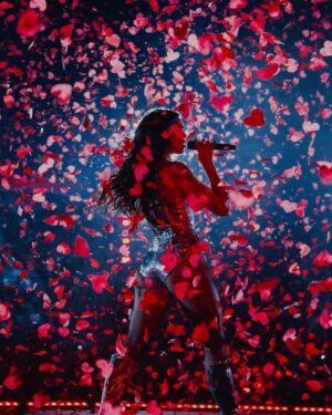 Anesa Lipa Instagram - From the first show to the grand finale in Mexico City.Radical Optimism Tour has been pure joy,emotional with unforgettable performances in every city.Seeing you shine on stage and feeling the love from fans across Latin America has filled my heart in ways I can’t even describe.I am so proud of you,today and always! ❤️⭐️❤️⭐️❤️ @dualipa