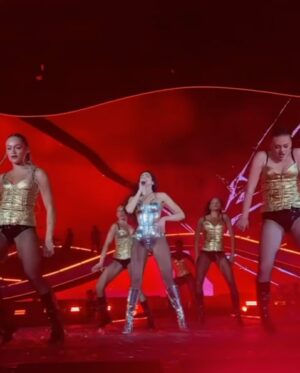 Anesa Lipa Instagram - From the first show to the grand finale in Mexico City.Radical Optimism Tour has been pure joy,emotional with unforgettable performances in every city.Seeing you shine on stage and feeling the love from fans across Latin America has filled my heart in ways I can’t even describe.I am so proud of you,today and always! ❤️⭐️❤️⭐️❤️ @dualipa
