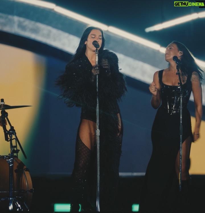 Anesa Lipa - 88.9K Likes - Brazil 💛🇧🇷💚