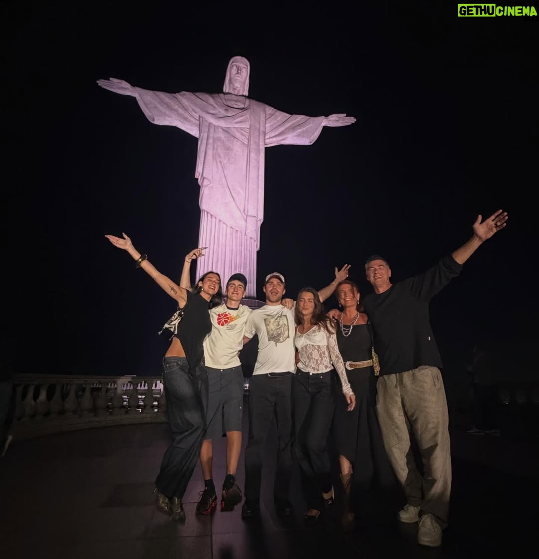 Anesa Lipa - 88.9K Likes - Brazil 💛🇧🇷💚