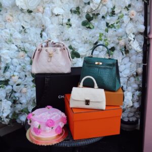 Angel Karamoy Instagram - Selamat ulang tahun yaa @realangelkaramoy semoga kamu suka dengan surprisenya dan kadonya,Semoga di umur barunya makin happy terus dan bahagia yaa,ā¤ļøā¤ļøā¤ļø