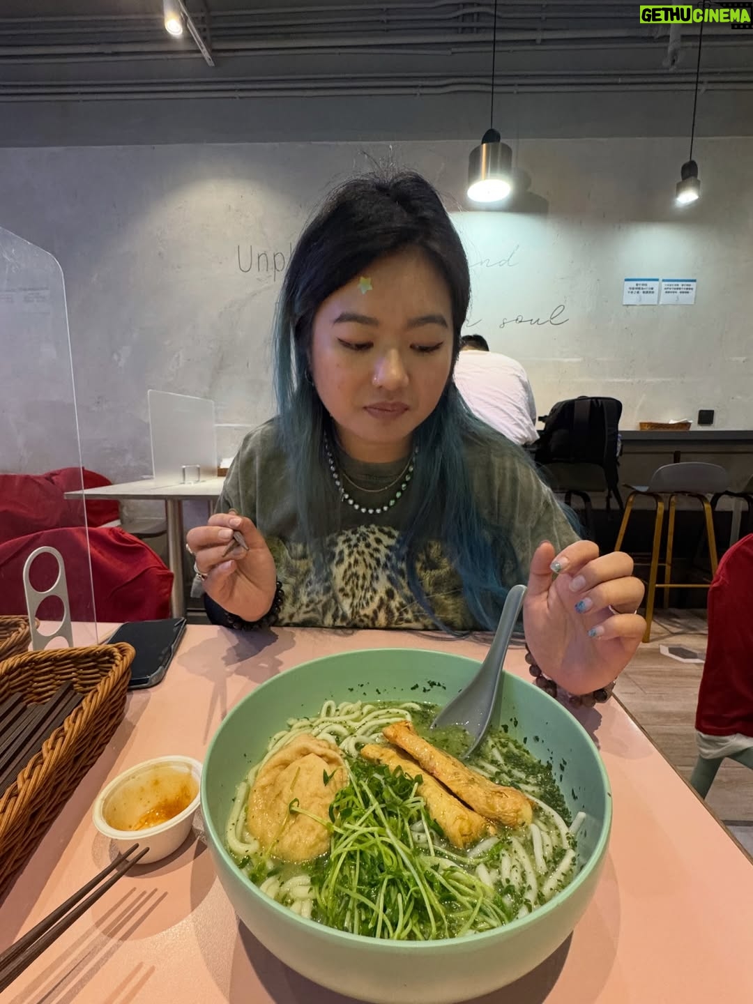 Angel Lam Chin-Ting - 3.9K Likes - Surrounded by wonderful people and good things 🌠