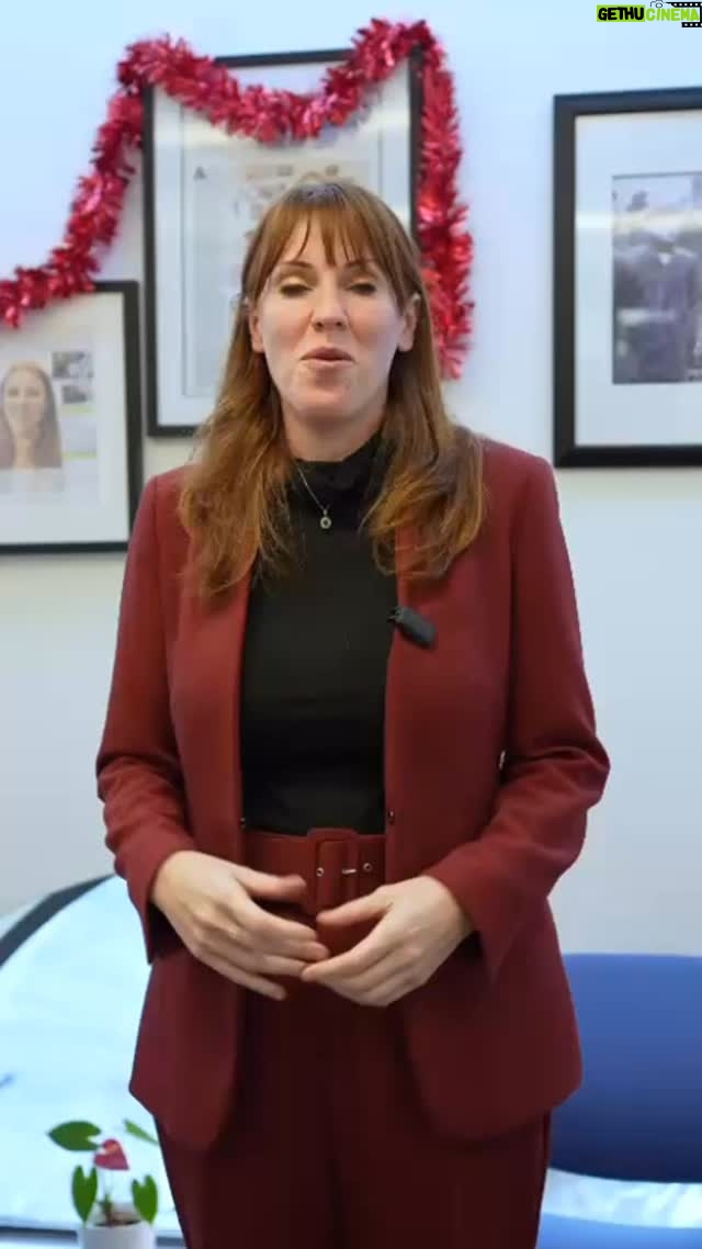 Angela Rayner - 6.2K Likes - At this time of year… 🎄