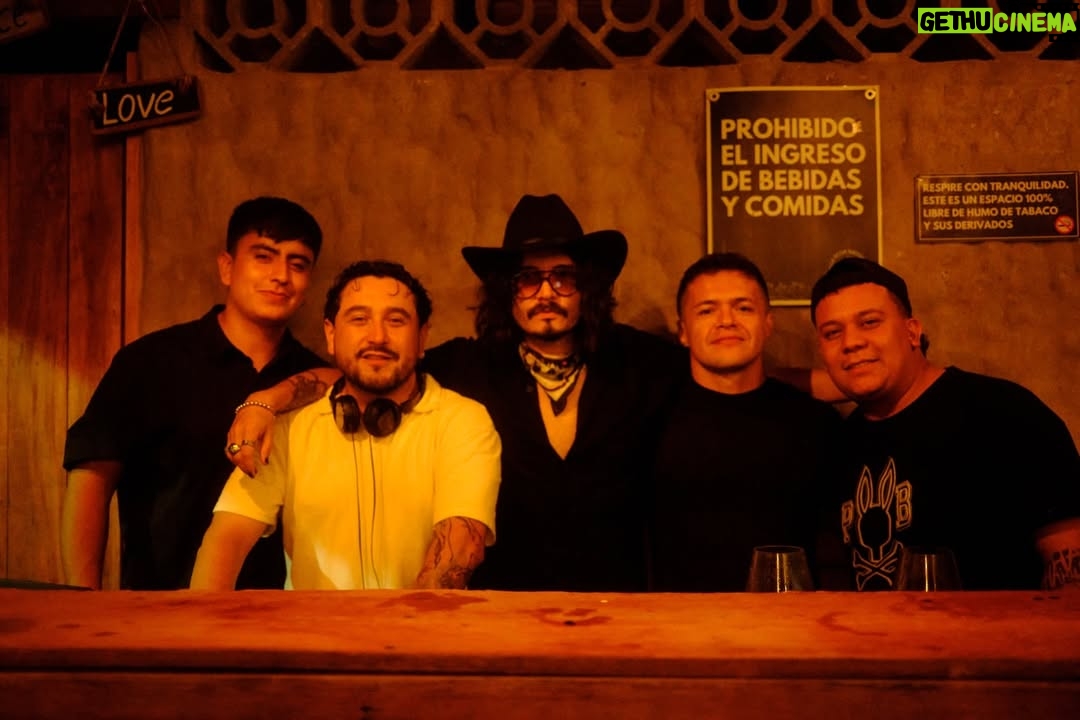 Angélica Blandón - 1.3K Likes - Creating memories 💫

HBD Martinez desde @larosanauticaclub 
DJ set @pandoraguaduas 

 🧛 @gustavomartinez_ @brisablandon @julietablahblah @elmao13 

Fujifilm x100 VI @fujifilmcolombia