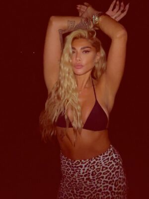 Angeliki Iliadi Instagram - Amazing nights with you 🤍 only good energy. . . to be continued ✨