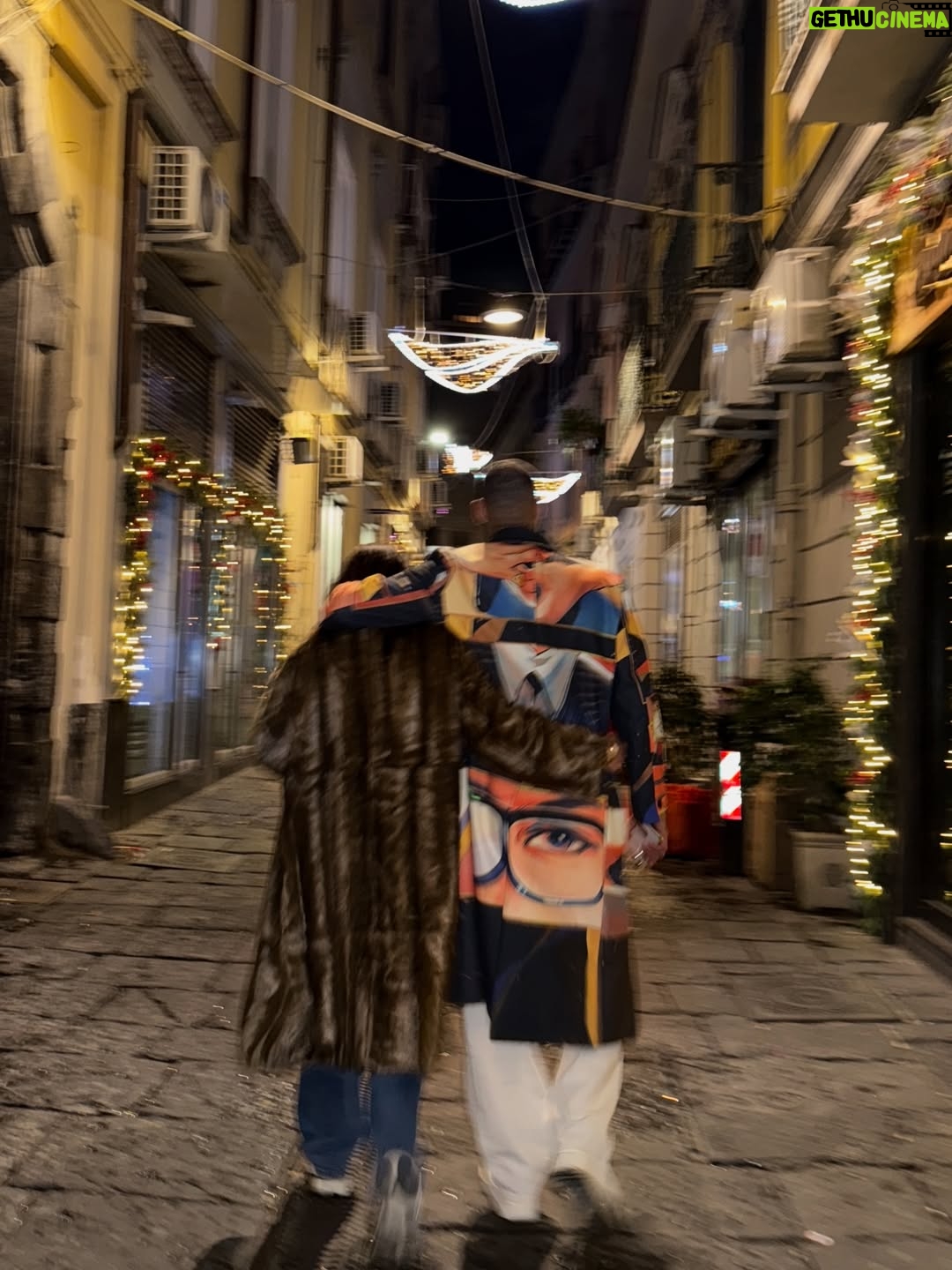 Angie Arizaga - 122.3K Likes - Llegaste a mejorar todos los aspectos de mi Vida 🤍 Siempre te lo he dicho , te lo repito hoy y te lo recordaré mil veces , te voy a amar y respetar por el resto de nuestros dias . Siendo un equipo se construyen imperios y que felicidad construirlo a tu lado 🤍 💍 
Te Amo 
1-1-21 / 30-12-25 / 09-08-24
