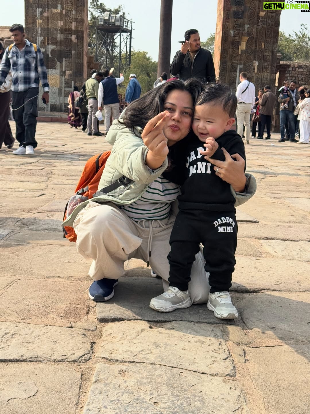Anitha Sampath - 176.9K Likes - இவன் original அம்மா கூட இவ்ளோ matching-ஆ இல்ல 🤣
Comment the cutest pic 🥹❤️
📍Qutub minar ,Delhi 

.
.
.
.
..
#anithasampath #anithasampathindelhi #goldentriangle