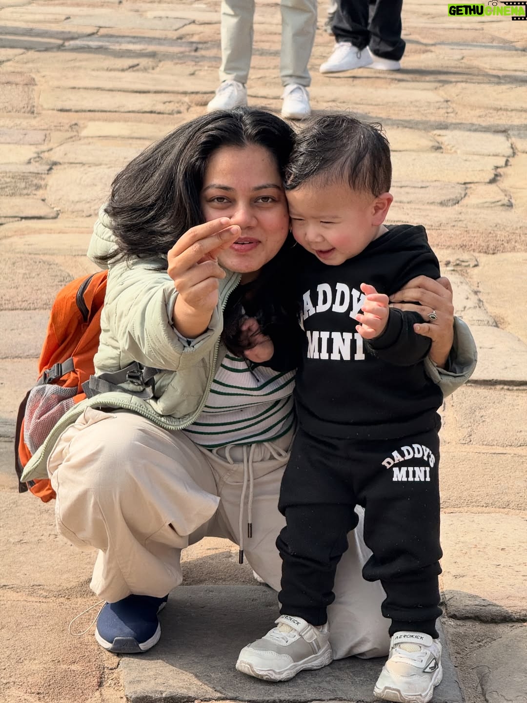 Anitha Sampath - 176.9K Likes - இவன் original அம்மா கூட இவ்ளோ matching-ஆ இல்ல 🤣
Comment the cutest pic 🥹❤️
📍Qutub minar ,Delhi 

.
.
.
.
..
#anithasampath #anithasampathindelhi #goldentriangle