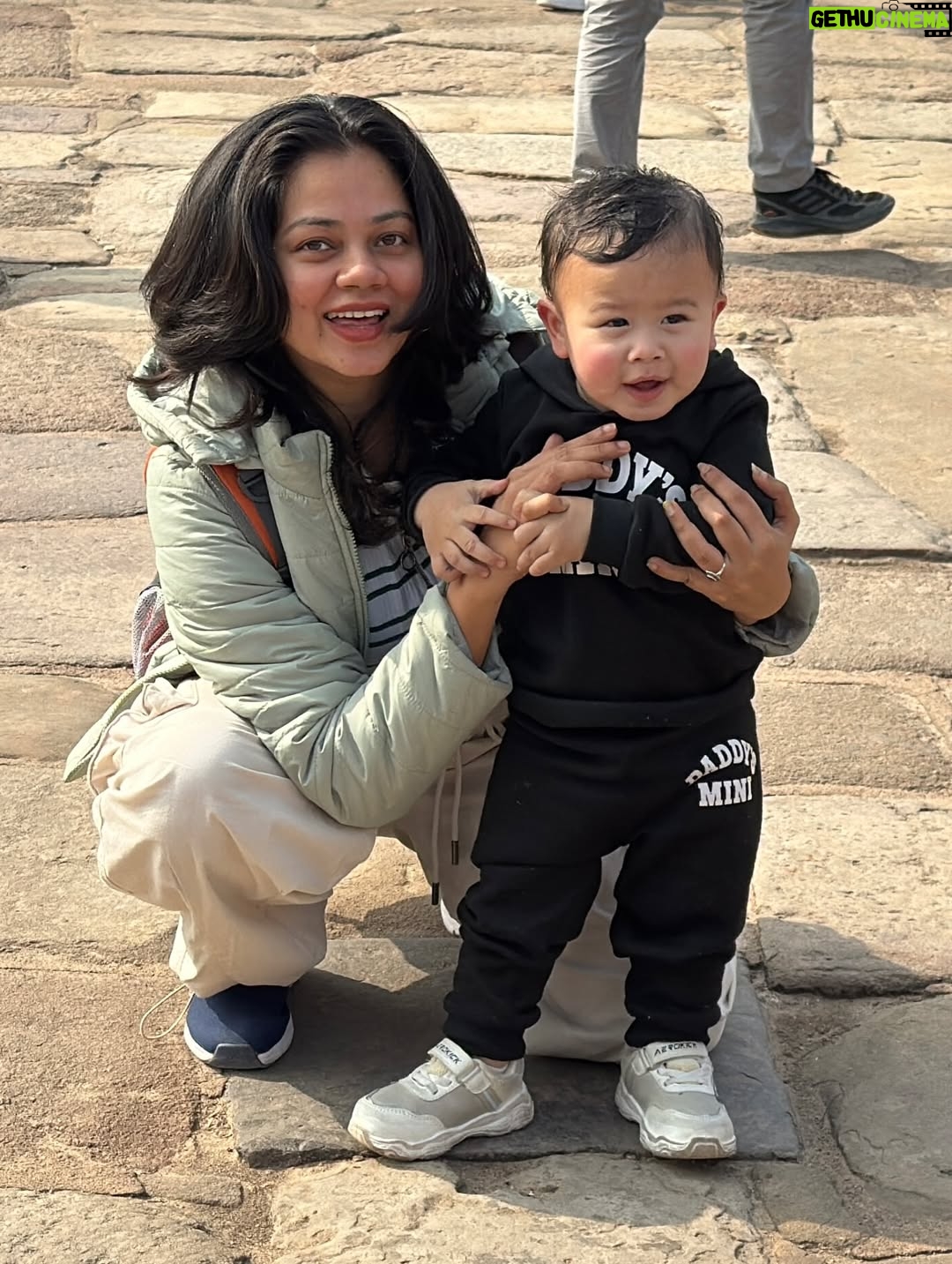 Anitha Sampath - 176.9K Likes - இவன் original அம்மா கூட இவ்ளோ matching-ஆ இல்ல 🤣
Comment the cutest pic 🥹❤️
📍Qutub minar ,Delhi 

.
.
.
.
..
#anithasampath #anithasampathindelhi #goldentriangle