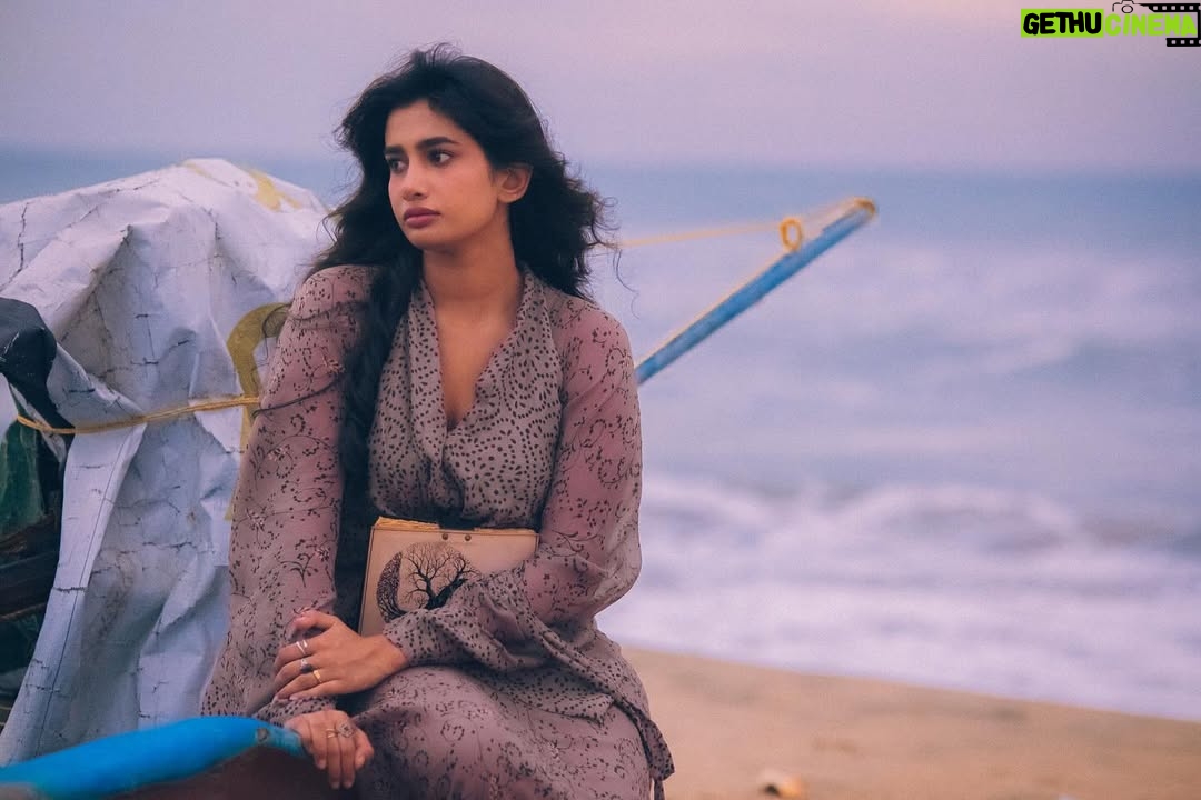 Anjali Anish - 3.1K Likes - resting beach face 🌊