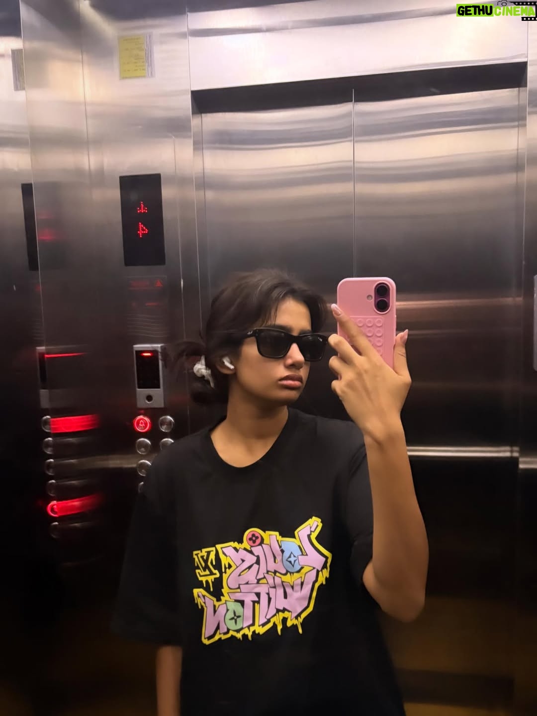Anjali Anish - 2.9K Likes - nothing beats a jet2 holiday 🪭🐉