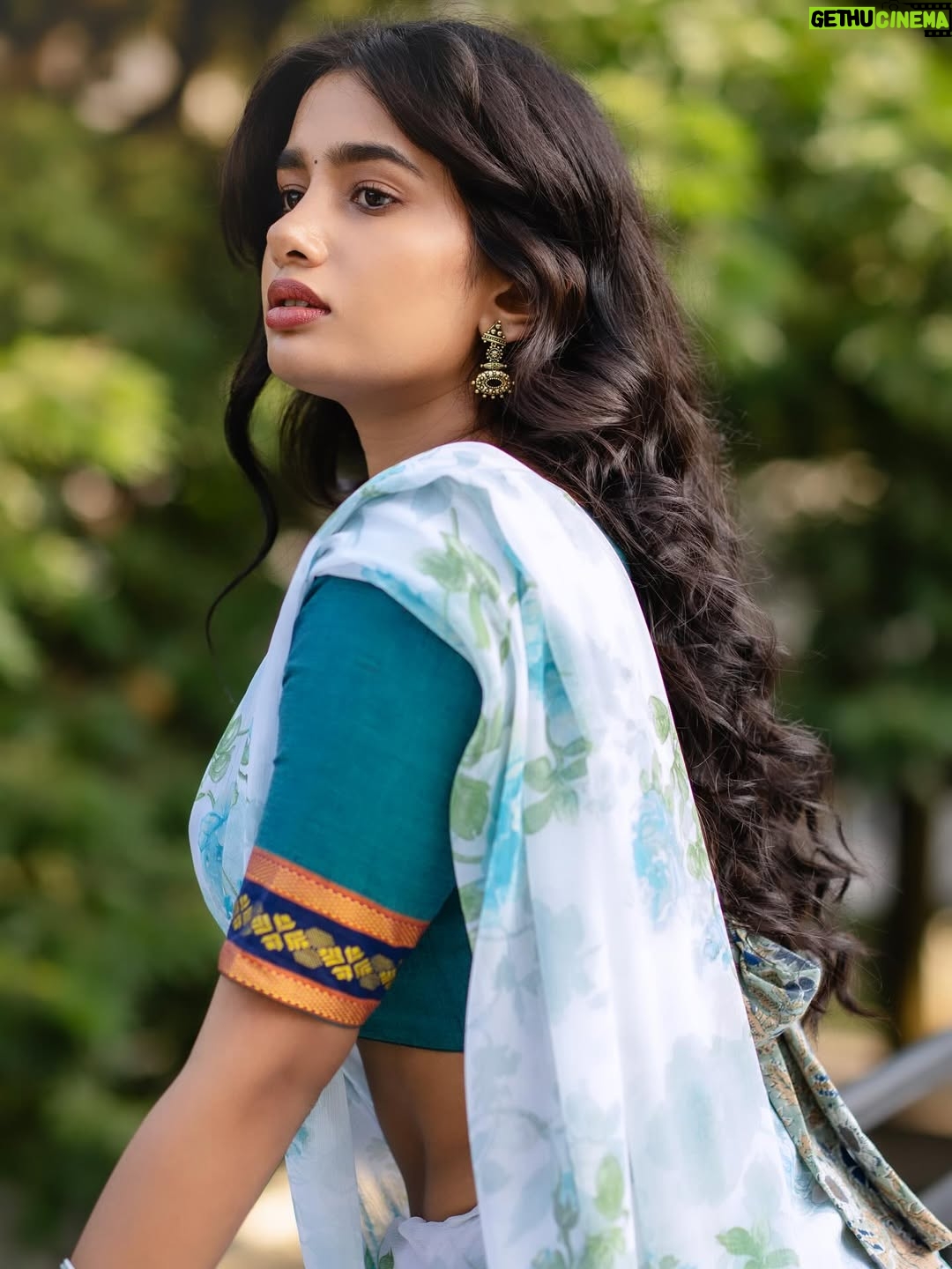 Anjali Anish - 16.6K Likes - ☕️🌧️🌀🦋
.
.
Photos by @nithishayyod 
Outfit by @assyadesigner