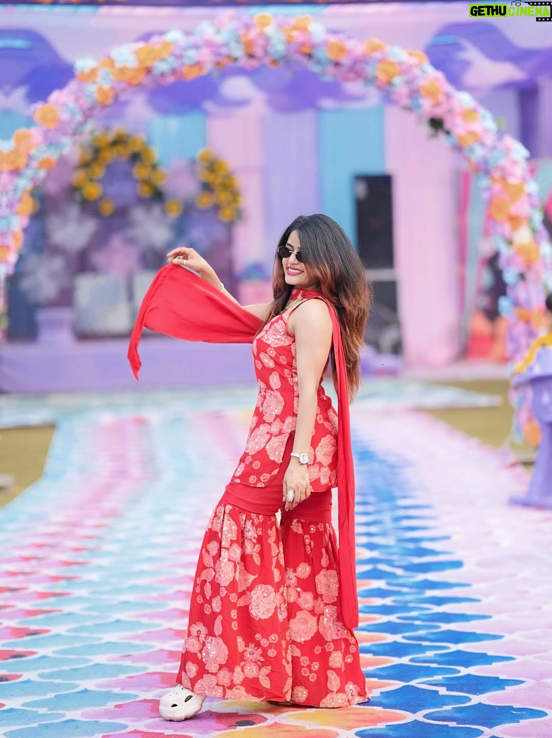 Anjali Jain - 2.7K Likes - Veerey di wedding🥳❤️
.
.
#wedding #trending #explore #fun #haldi