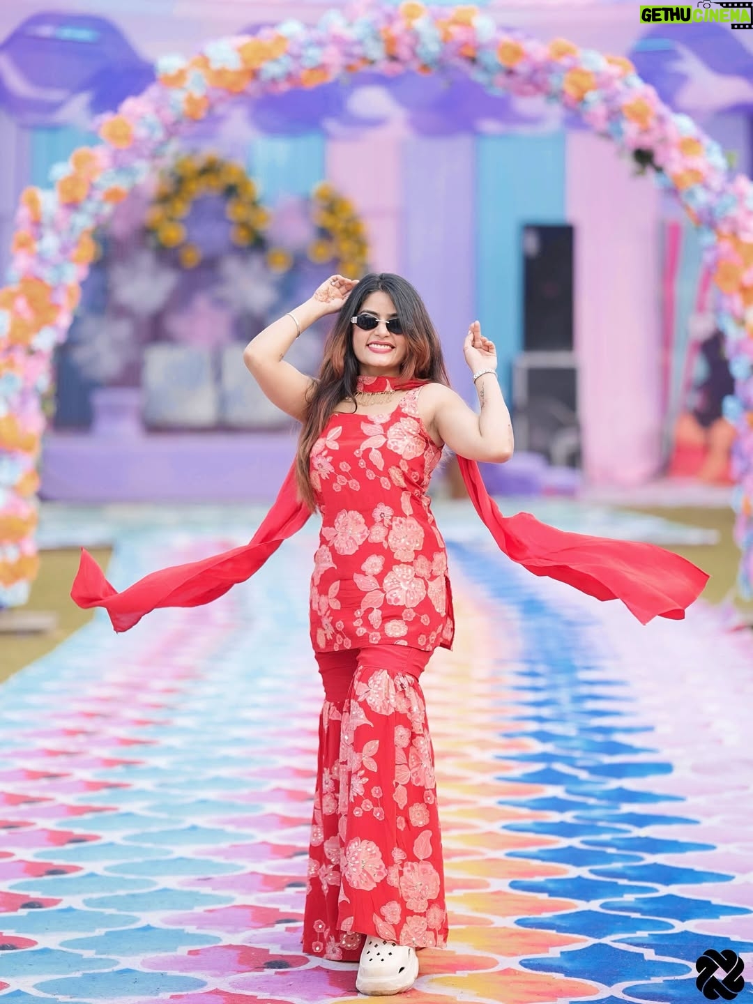 Anjali Jain - 2.7K Likes - Veerey di wedding🥳❤️
.
.
#wedding #trending #explore #fun #haldi