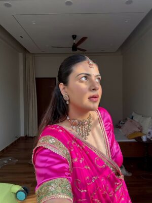 Anjali Kaushik Instagram - Winter weddings💌>>>>
.
.
.
#weddinginspo #shaadiseason #beautiful #fyp #lehengalove
Wedding outfits, no makeup makeup look, beautiful, ootd, fyp, explorepage, wedding jewellery, pink lehengas, shaadi outfits, bridesmaids outfits, cute, indian wedding