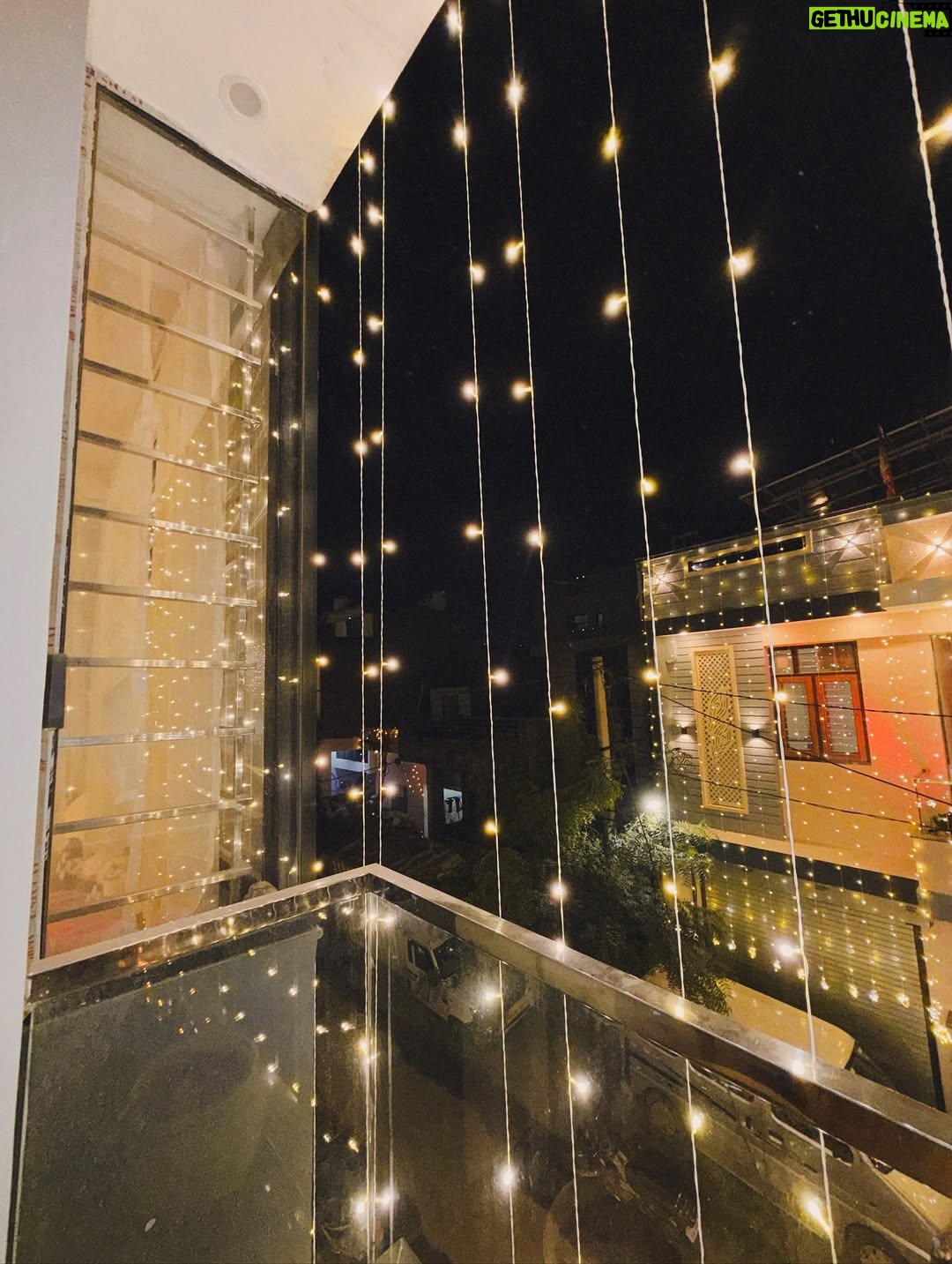 Anjali Kaushik - 7.4K Likes - Diwali 🪔🧨🎇
.
.
.
.
.
.
.
.
.
.
.
#insta #instagram #instagood #instadaily #love #instalike #like #follow #photography #photo #photooftheday #viral #trending #likeforlikes #instamood #picoftheday #india #fashion #likes #followforfollowback #nature #instapic #happy #style #explore #life #explorepage #model #art #beautiful