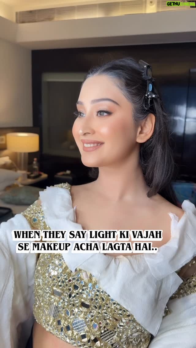 Anjali Manchanda - 2.5K Likes - Yes Light play a very major role in enhancing your Makeup pictures.. but it doesn’t mean that without light you can’t show your skills❤️
Mua- @anjalimua 
#makeupartist #glammakeuplook #softmakeuplook #anjalimua
