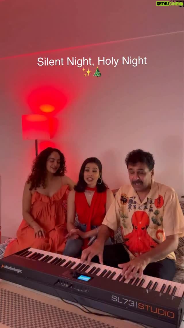 Anjali Sivaraman - 633 Likes - A belated Merry Christmas to you all!! From our Glossfam to yours 🙏🏽❤️🎄🤶🏼🤶🏼🎅🏽