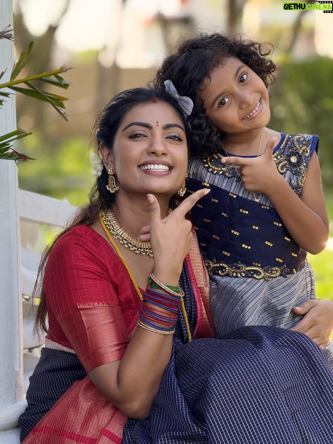 Anjana Srinivas - 5.7K Likes - Kodi kangalo pothathu..

Anjana X safa bonding💥❤️

#anjali #anjanasrinivas #maari #zeetamil #zee #zeeonthegoreels #insta #india #inspiration #instagram #instagood #instamood #instapic #celebreties #actress #actorslife #childartist #safachildartist #kids #kidslove #kidsfashion #cute #cutepic #kidspose