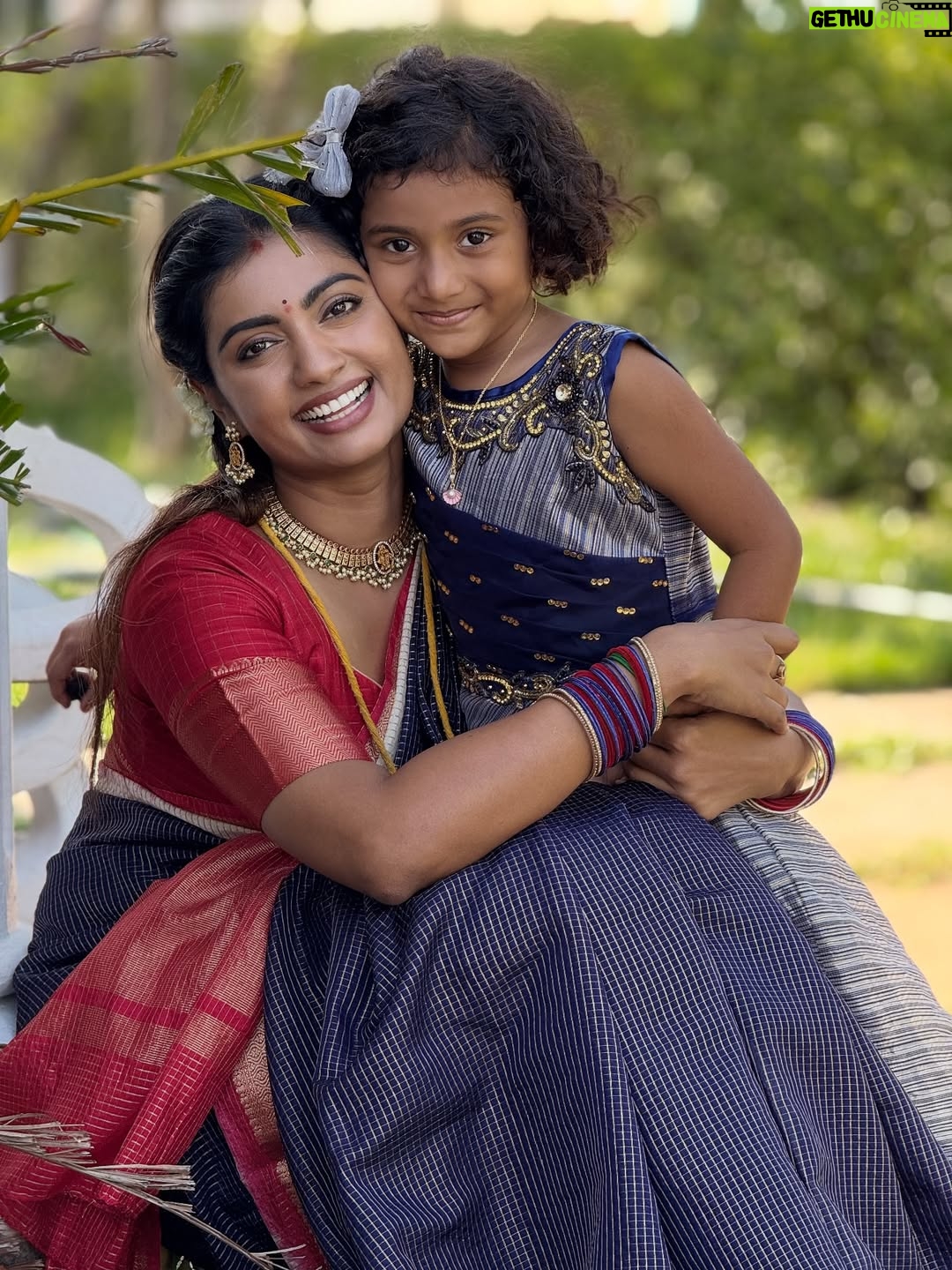 Anjana Srinivas - 5.7K Likes - Kodi kangalo pothathu..

Anjana X safa bonding💥❤️

#anjali #anjanasrinivas #maari #zeetamil #zee #zeeonthegoreels #insta #india #inspiration #instagram #instagood #instamood #instapic #celebreties #actress #actorslife #childartist #safachildartist #kids #kidslove #kidsfashion #cute #cutepic #kidspose