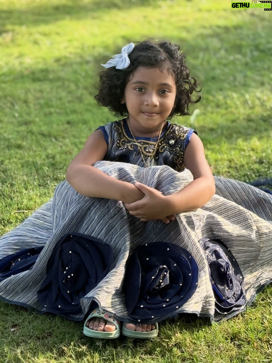 Anjana Srinivas - 5.7K Likes - Kodi kangalo pothathu..

Anjana X safa bonding💥❤️

#anjali #anjanasrinivas #maari #zeetamil #zee #zeeonthegoreels #insta #india #inspiration #instagram #instagood #instamood #instapic #celebreties #actress #actorslife #childartist #safachildartist #kids #kidslove #kidsfashion #cute #cutepic #kidspose