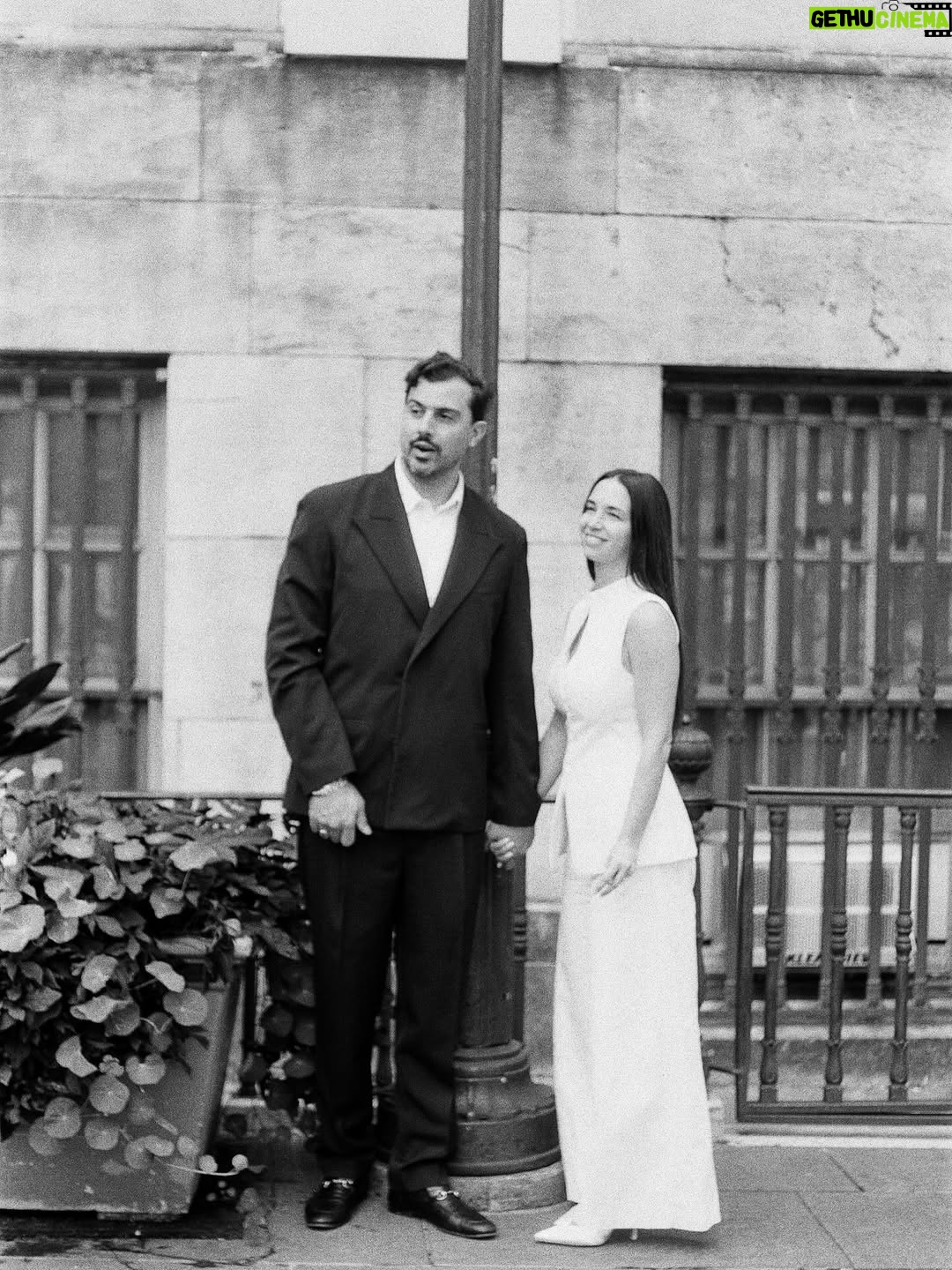Anjelica Bette Fellini - 3K Likes - On a quiet Wednesday morning at City Hall in Brooklyn, I married my best friend ❣️ 

📷 by @anjelicafellini