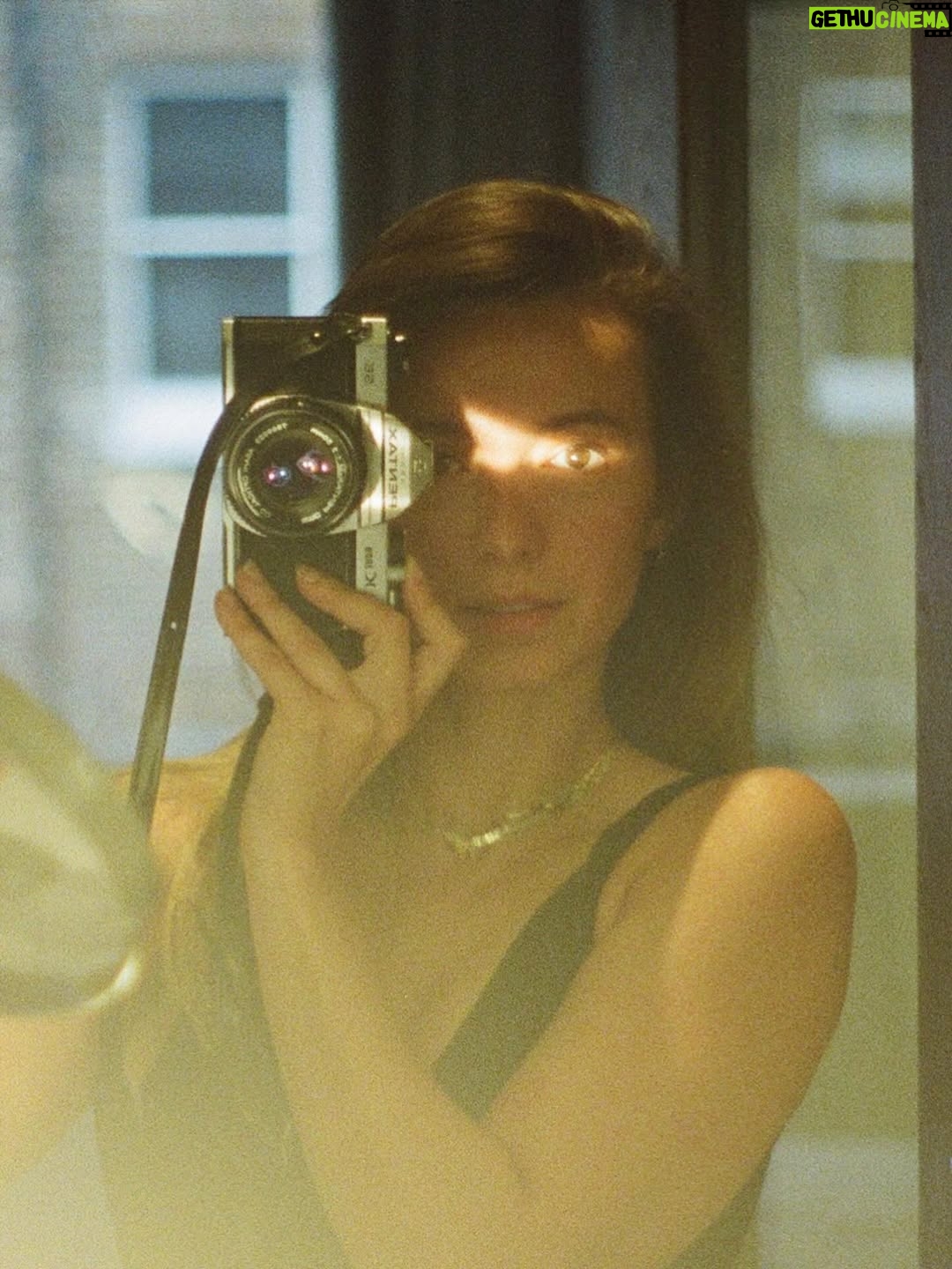 Anjelica Bette Fellini - 1.7K Likes - I’ve been meaning to make this page for a while….Today I did.

📷

Analog by Anjelica.