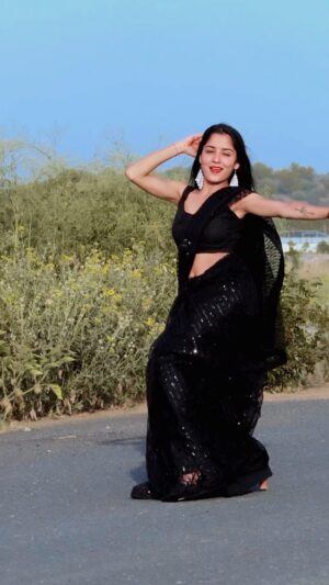 Anju Mor Instagram - Any Black colour lovers here???😁
.
.
.
#anjumordance #anjumor #reelsinstagram #reelitfeelit #reelsvideo