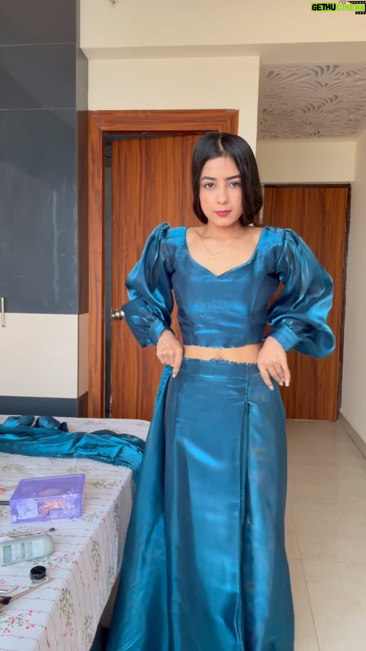 Anju Mor - 205.9K Likes - GRWM for Marriage🦋 | Rate it out of 10🙈
Saree by @ticklingcollections 🫶♥️
.
.
.
#anjumor #reelsinstagram #reelitfeelit #grwm #anjumor #anjumordance